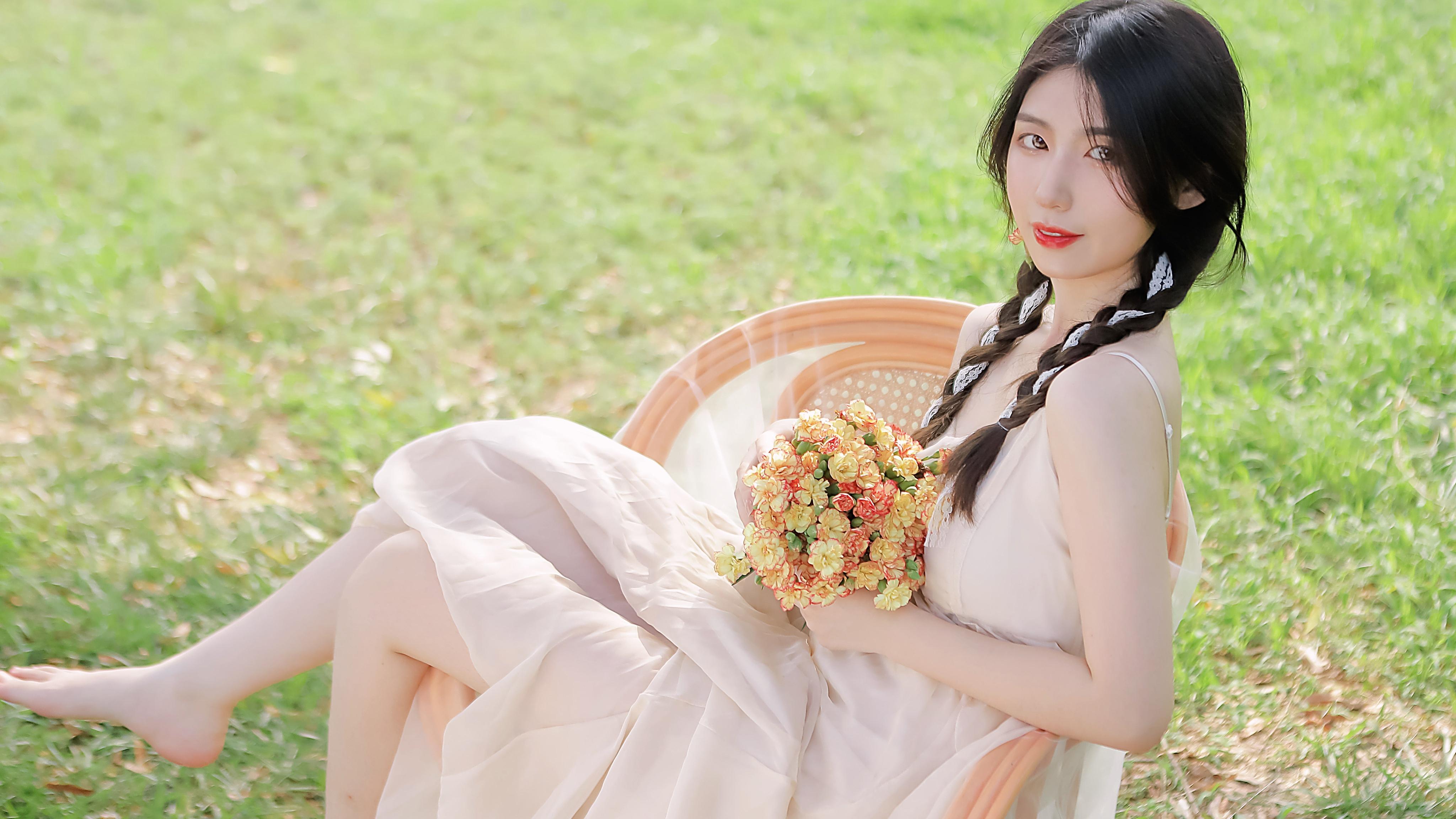 王毅会见伊朗外长阿拉格齐